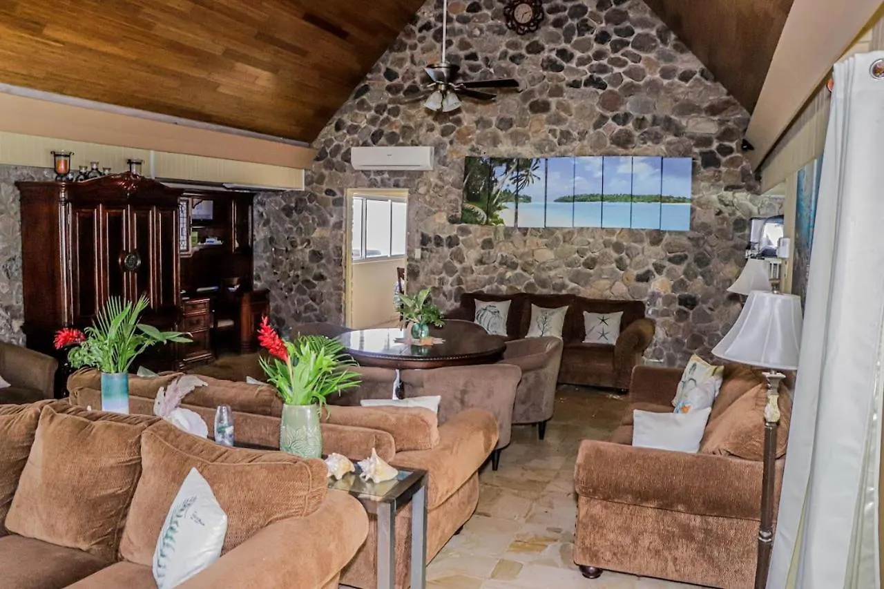 Seven Palms Villa Runaway Bay