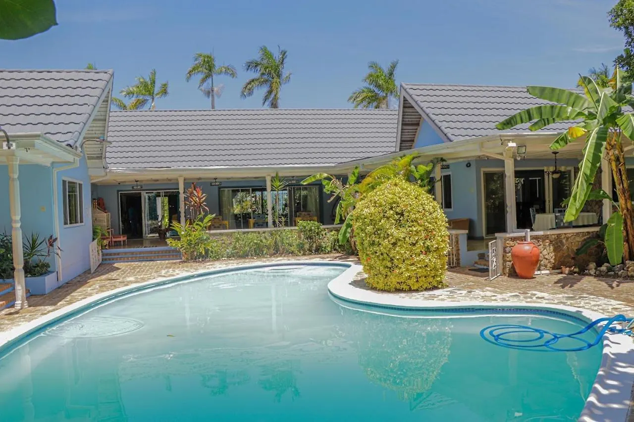 Seven Palms Villa Runaway Bay