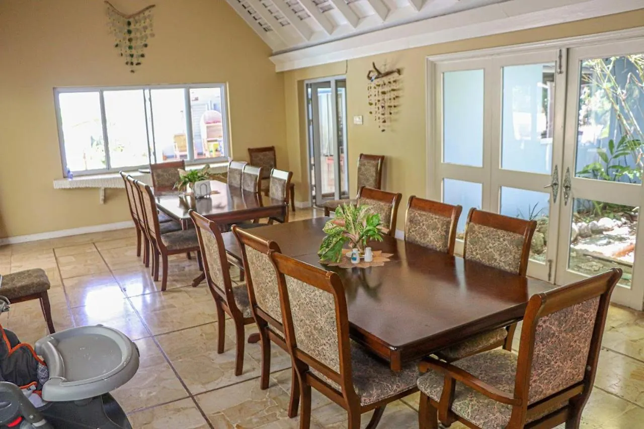 Seven Palms Villa Runaway Bay