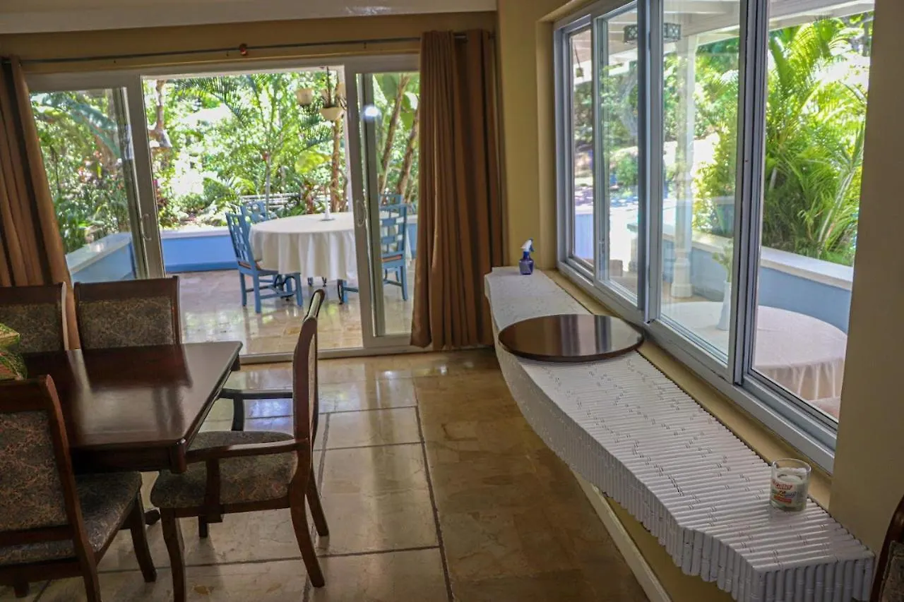 Seven Palms Villa Runaway Bay