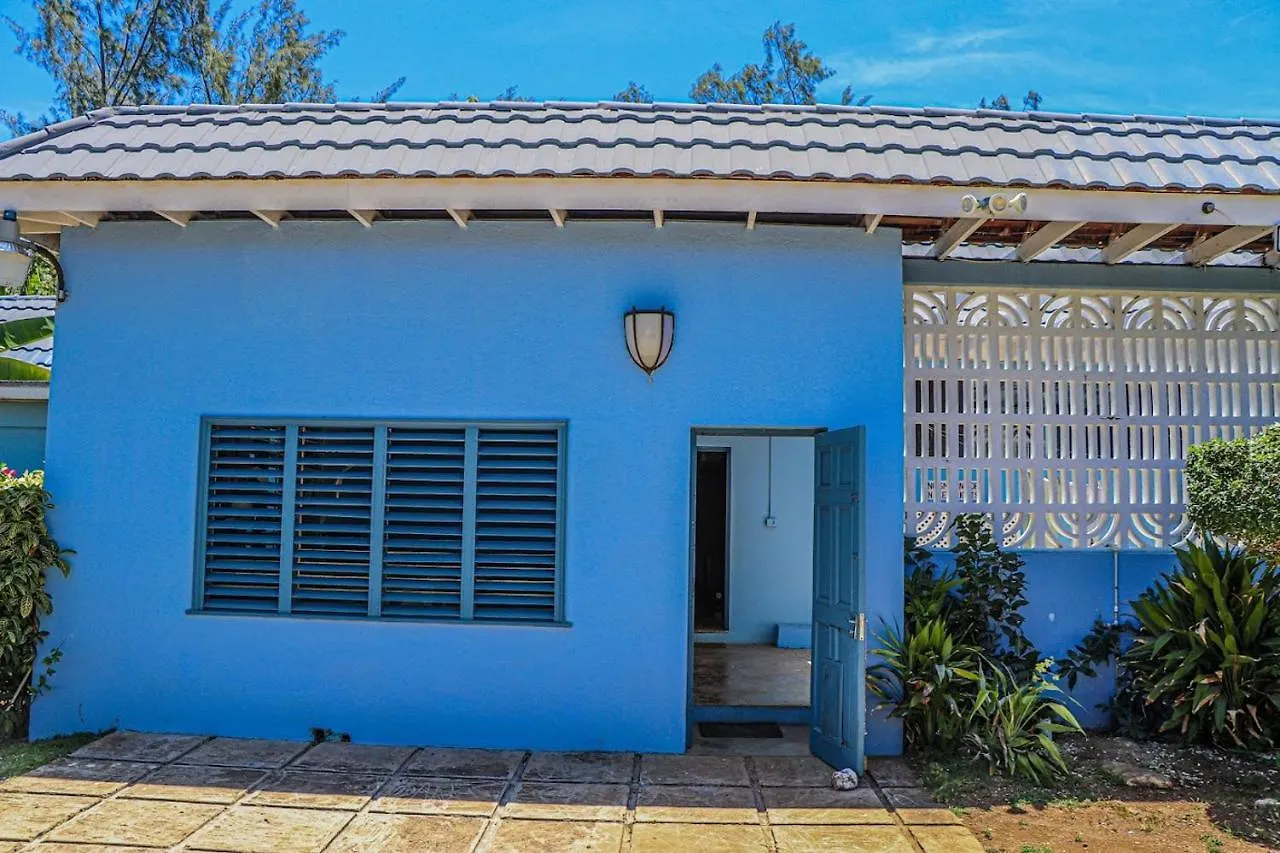 Seven Palms Villa Runaway Bay