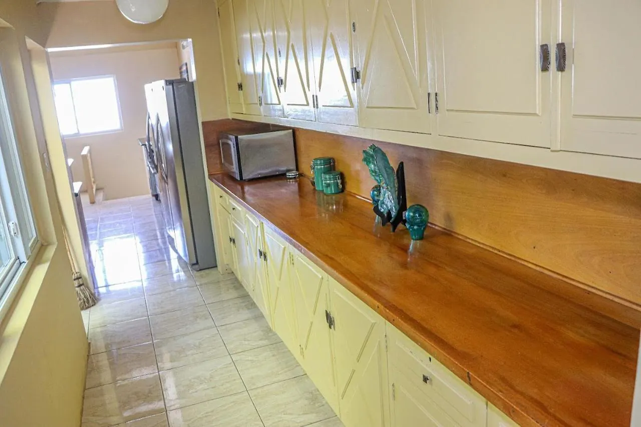 Seven Palms Villa Runaway Bay