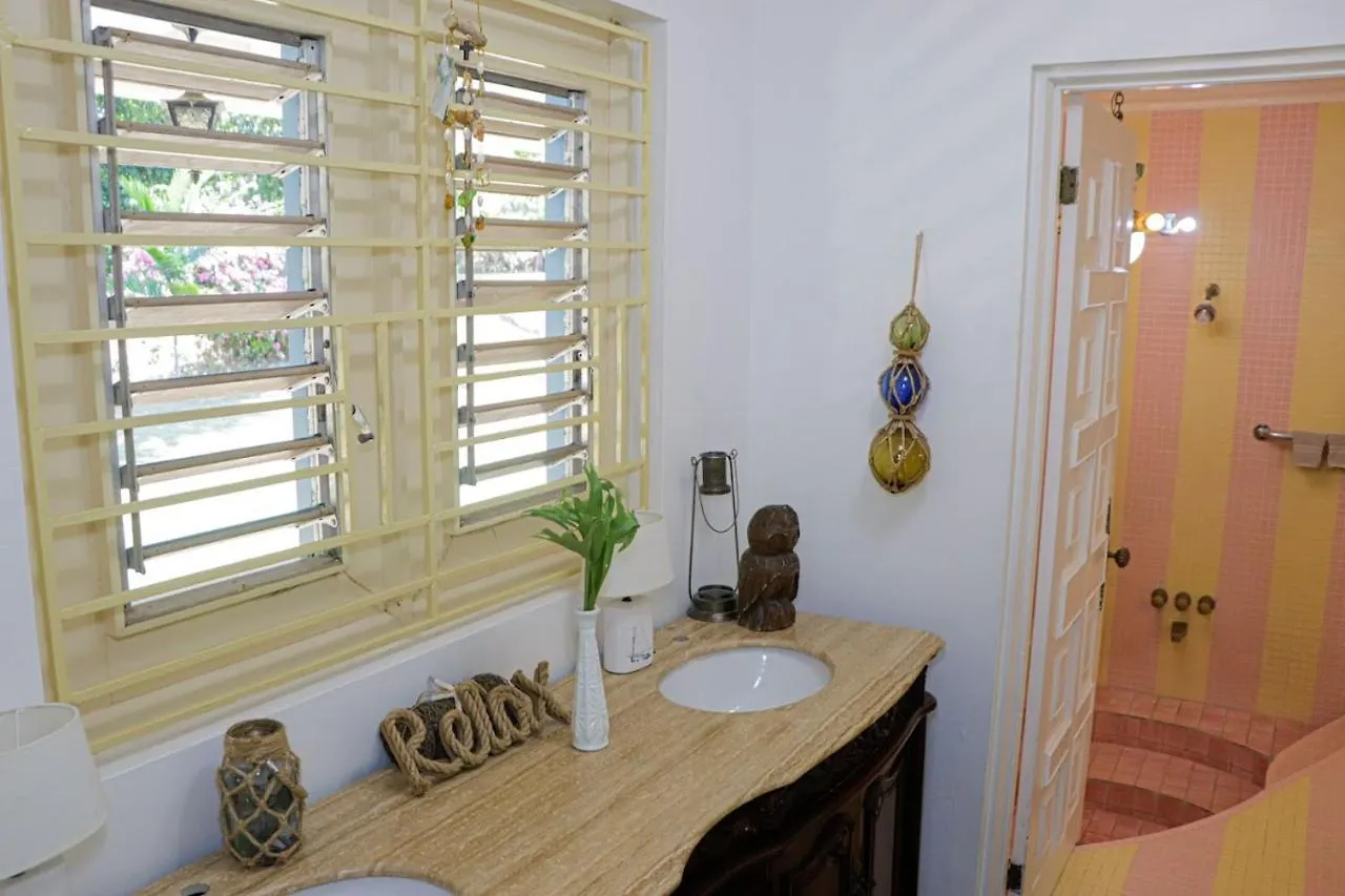 Seven Palms Villa Runaway Bay