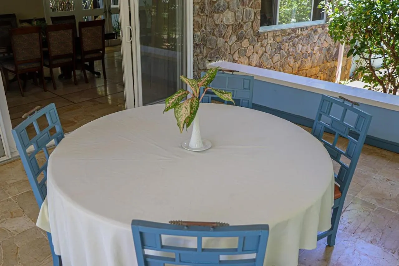 Seven Palms Villa Runaway Bay 0*,  Jamajka