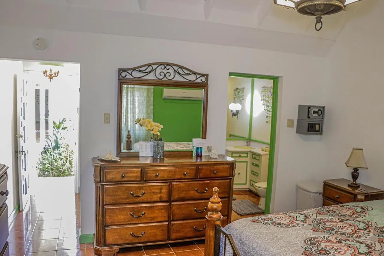 Seven Palms Villa Runaway Bay