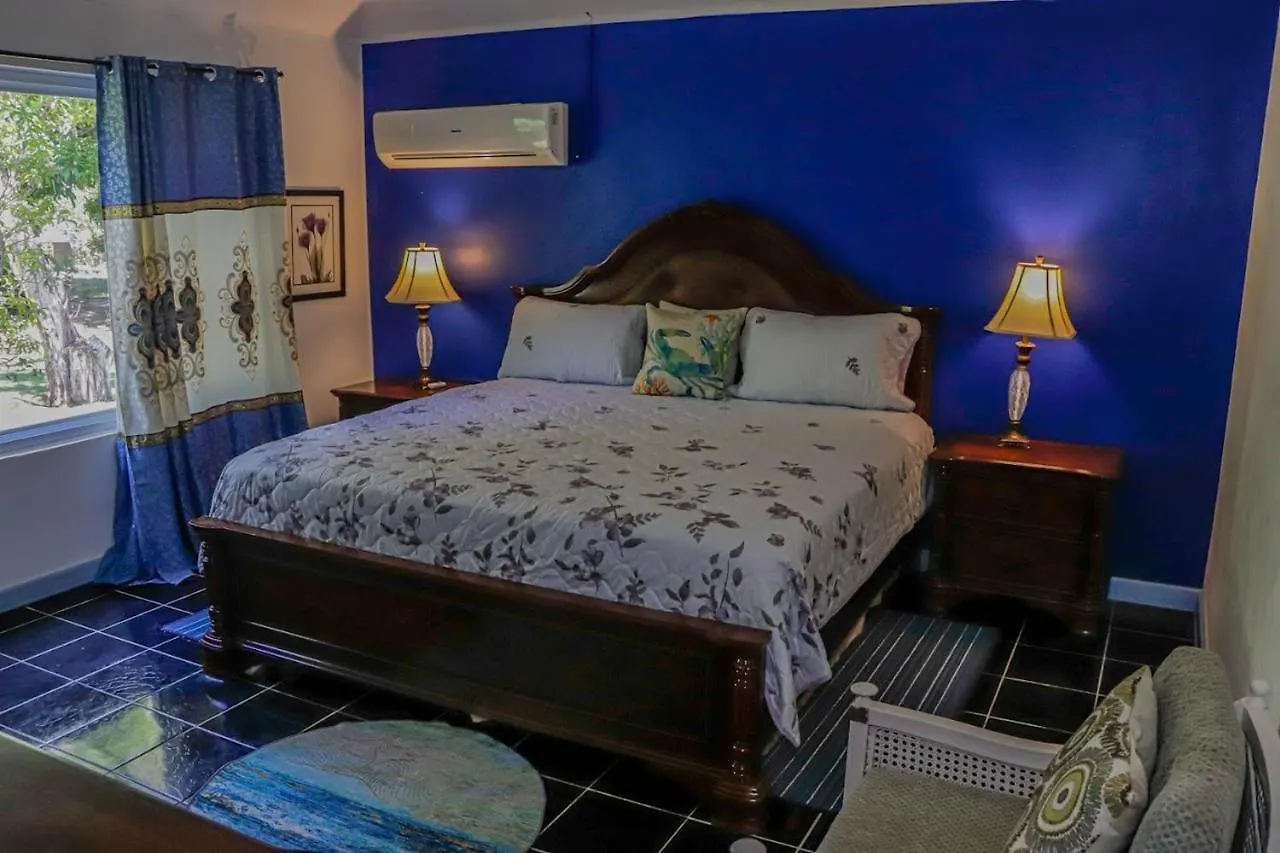 Seven Palms Villa Runaway Bay