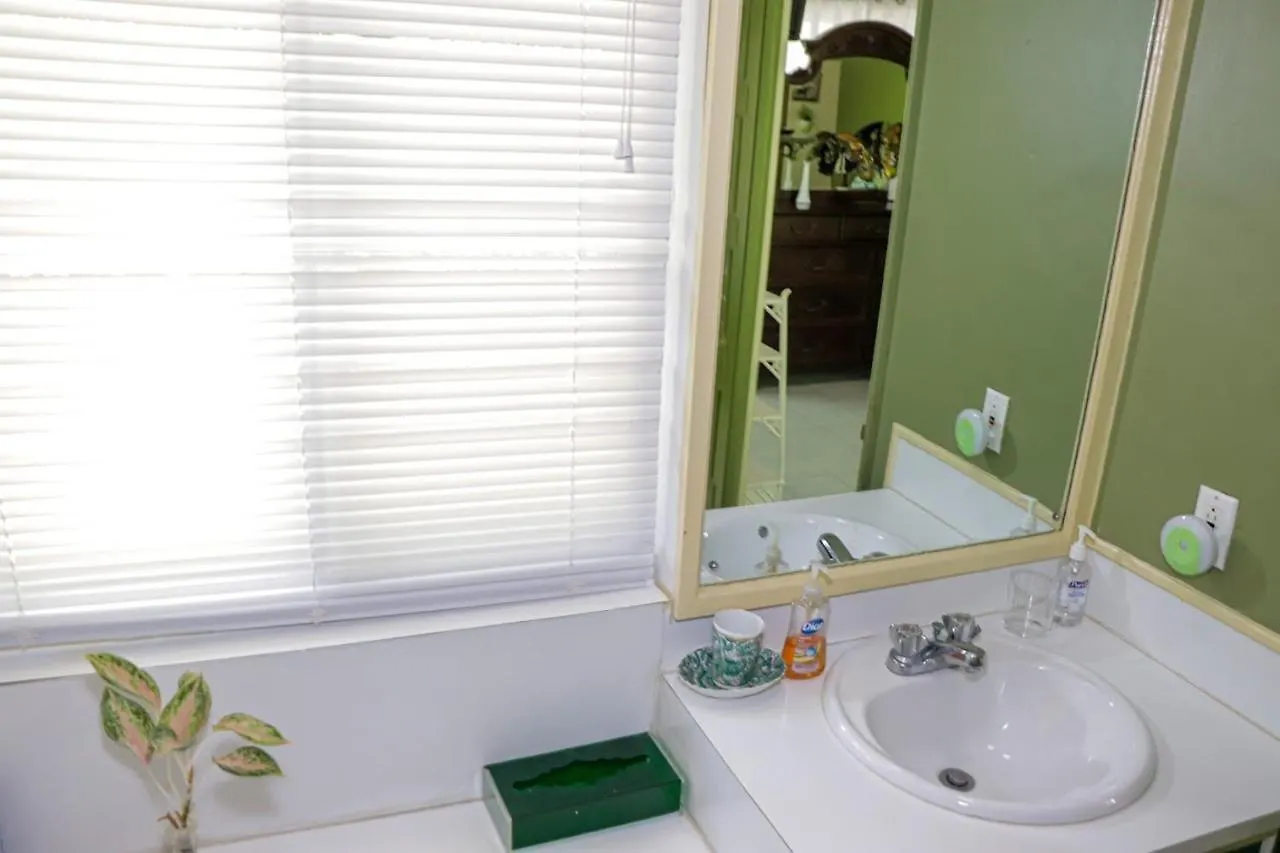 Seven Palms Villa Runaway Bay